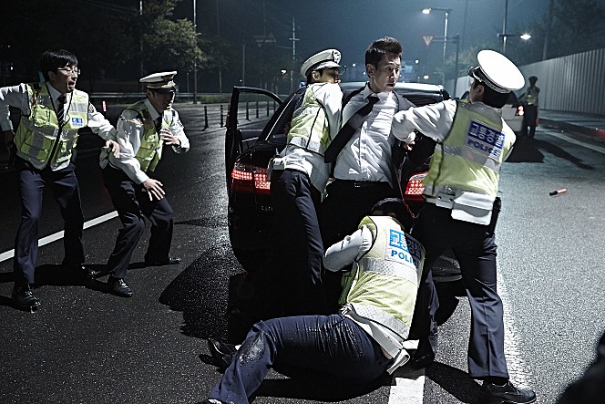 끝까지 간다 스틸 컷