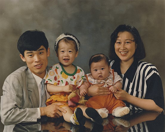 보라와 광희의 어린시절 가족사진