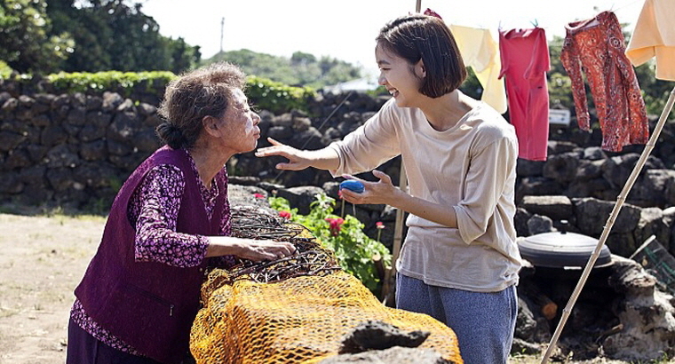 영화 <계춘할망> 스틸컷 이미지 1