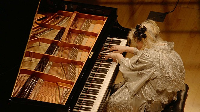 영화 <파리의 피아니스트 후지코 헤밍의 시간들> 스틸컷 이미지2
