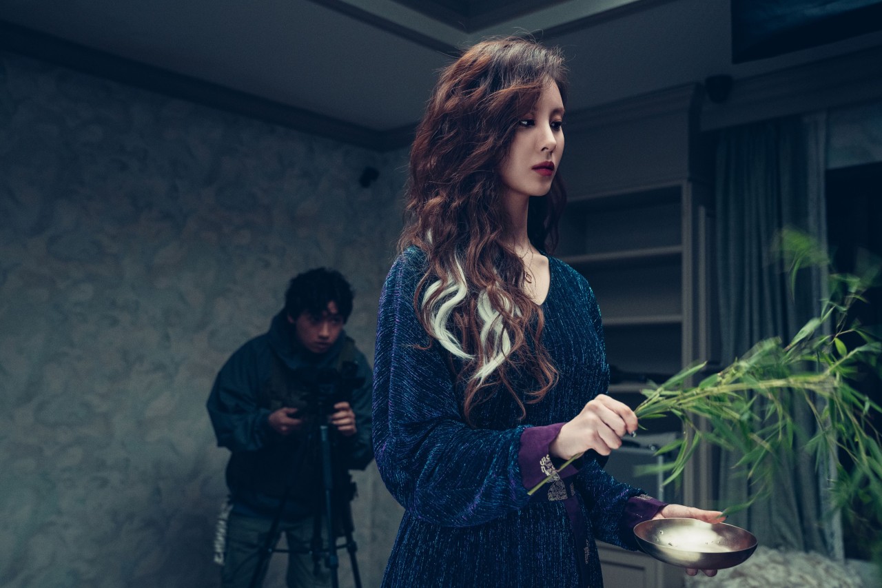 영화 <거룩한 밤 데몬 헌터스> 스틸컷 이미지2