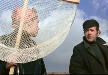 MICHEL DUCHAUSSOY CAROLINE CELLIER et JEAN YANNE PAUL GEAUFF | dars un film de CLAUDE CHABROL QUE LA BETE MEURE|ANOUK FERJA MRC DI NAPOLI | EASTMANCOLOR